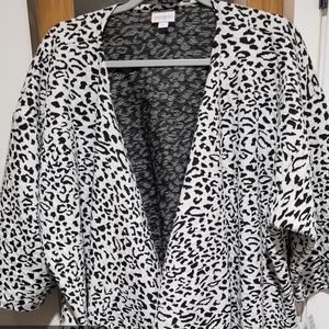 Lularoe Shirley LARGE NWT Leopard Noir Blanc